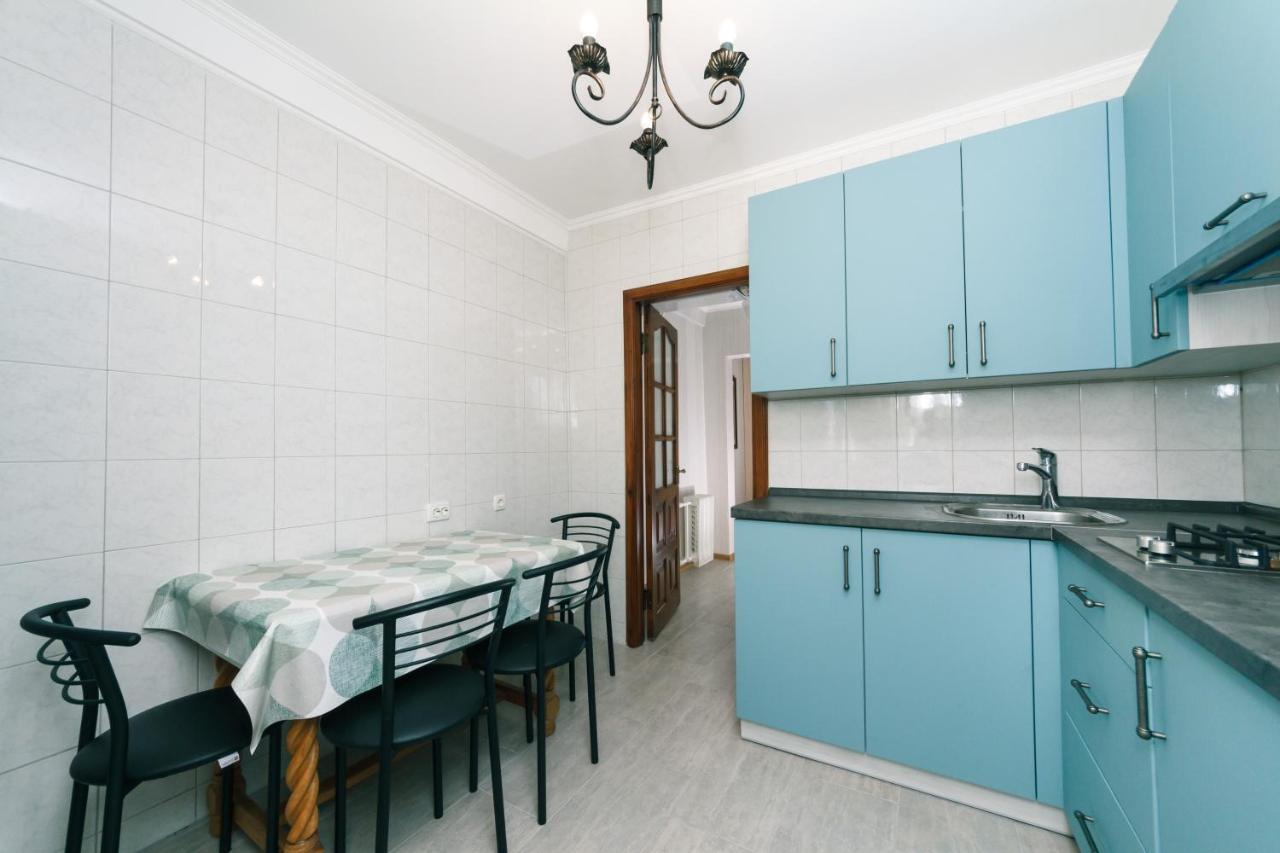 Уютная Квартира На Лукьяновке Kiev Buitenkant foto
