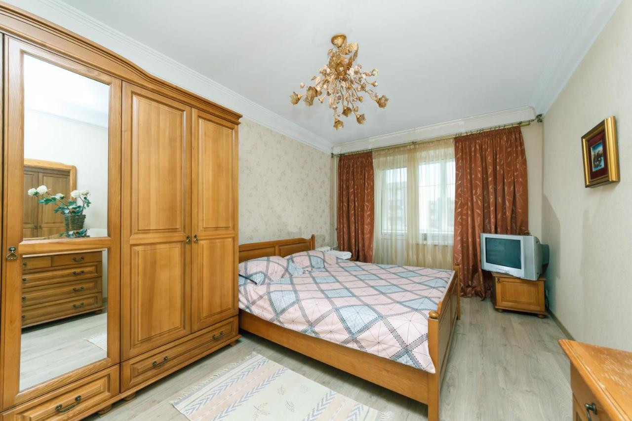 Уютная Квартира На Лукьяновке Kiev Buitenkant foto